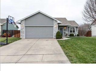 1707 N Prairie Run Cir, Mulvane, KS 67110