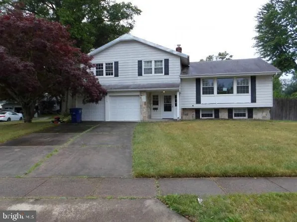139 E Saint Andrews Dr, Mount Laurel, NJ 08054