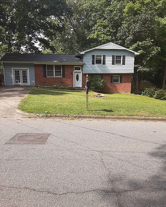 Split level 2051 sqft