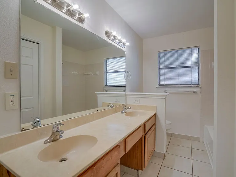 7004 Dallas Dr — Photo 13