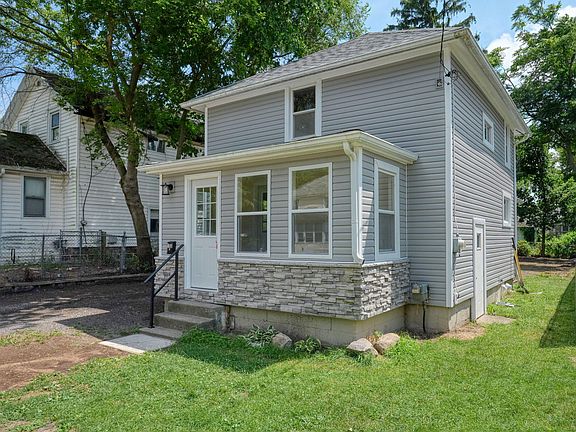3rd image of 153 Hollis St