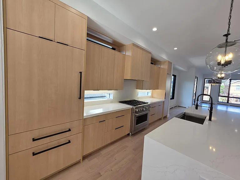 1047B Anderson Ave — Photo 5