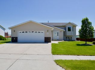 1001 N 35th St, Bismarck, ND 58501