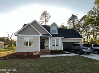 12200 Mallard Creek Dr, Laurinburg, NC 28352