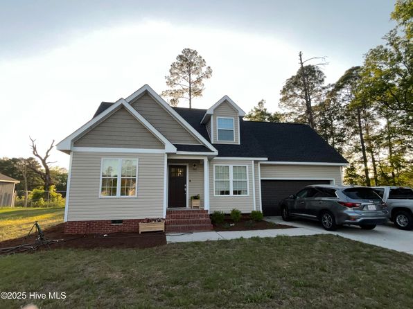 12200 Mallard Creek Drive, Laurinburg, NC 28352