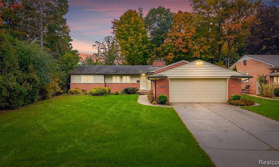 1058 Arden Ln