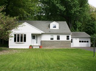 364 Ridgemont Dr, Rochester, NY 14626