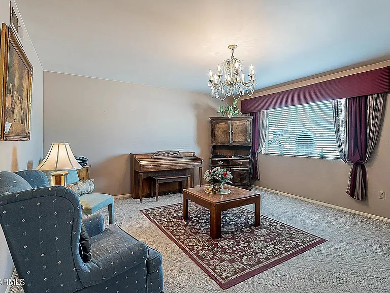 857 W Dublin St — Photo 3
