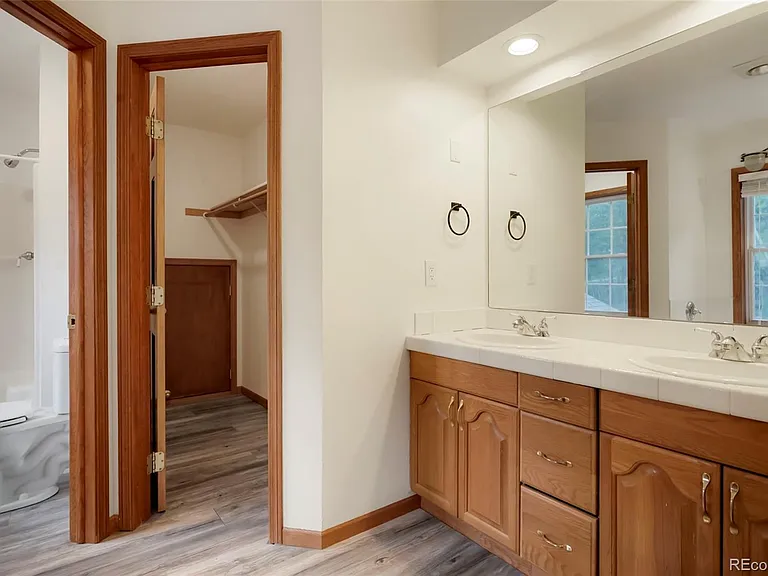 687 Crescent Lake Rd — Photo 15