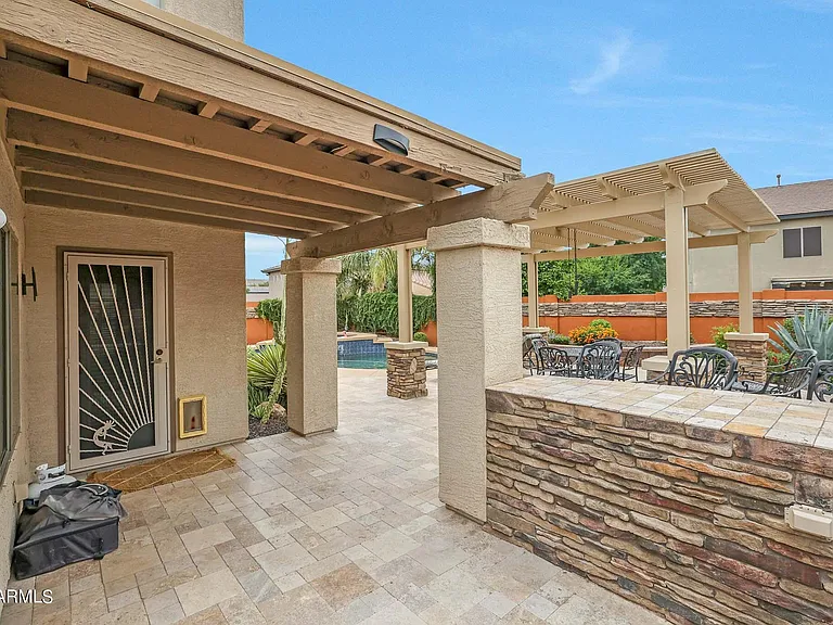 15941 W Mauna Loa Ln — Photo 22