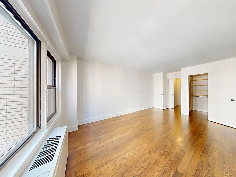 220 E 63rd St #9-J — Photo 7