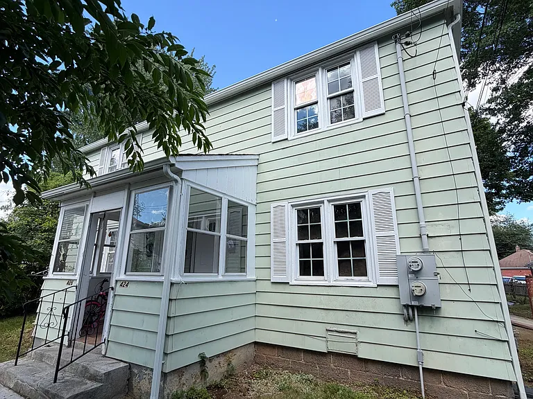424 Pearl Hbr — Photo 1