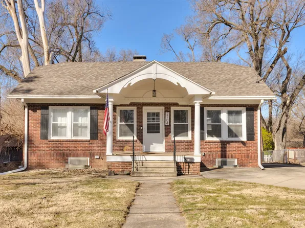 2704 61st St, Des Moines, IA 50322