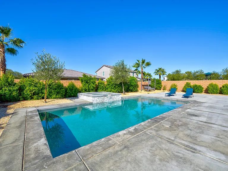 50105 Rocamora St — Photo 35