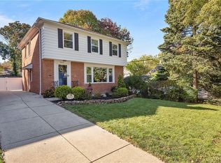 2540 Saybrook Rd, University Heights, OH 44118