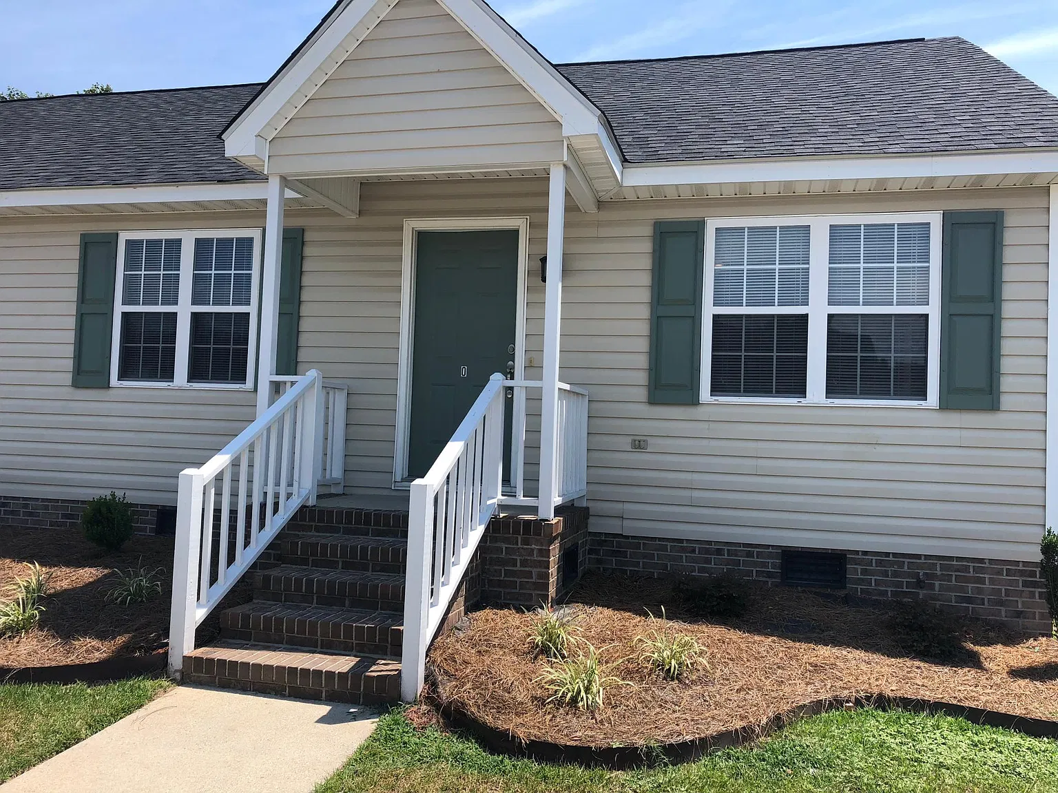 901 S Harding Dr — Photo 1