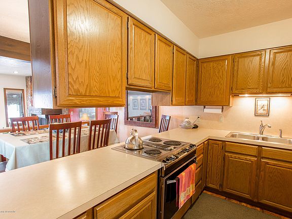 5th image of 310 E Sagebrush Dr S