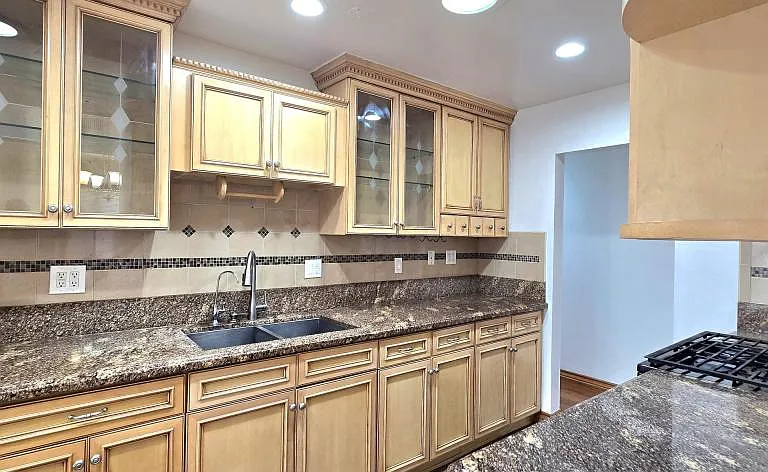 700 E Angeleno Ave — Photo 9