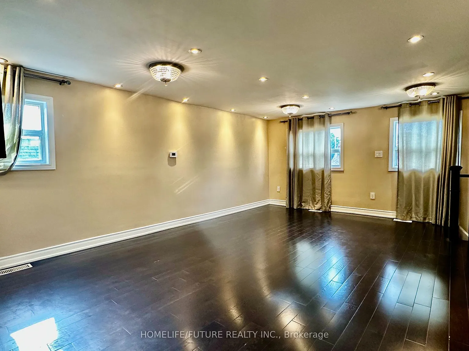 3 bed, $2,400 — Photo 3