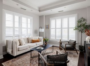 21 Burkebrook Pl #416, Toronto, ON M4G0A2