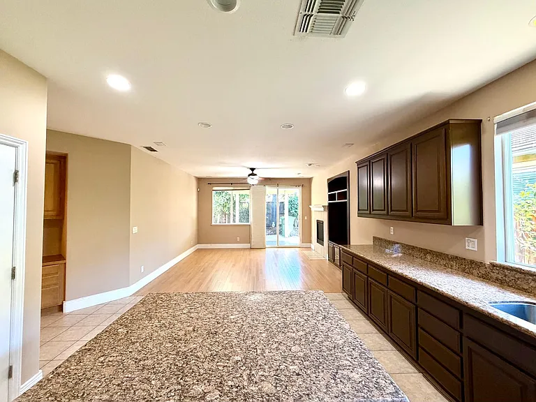1150 Scheidegger Cir — Photo 6