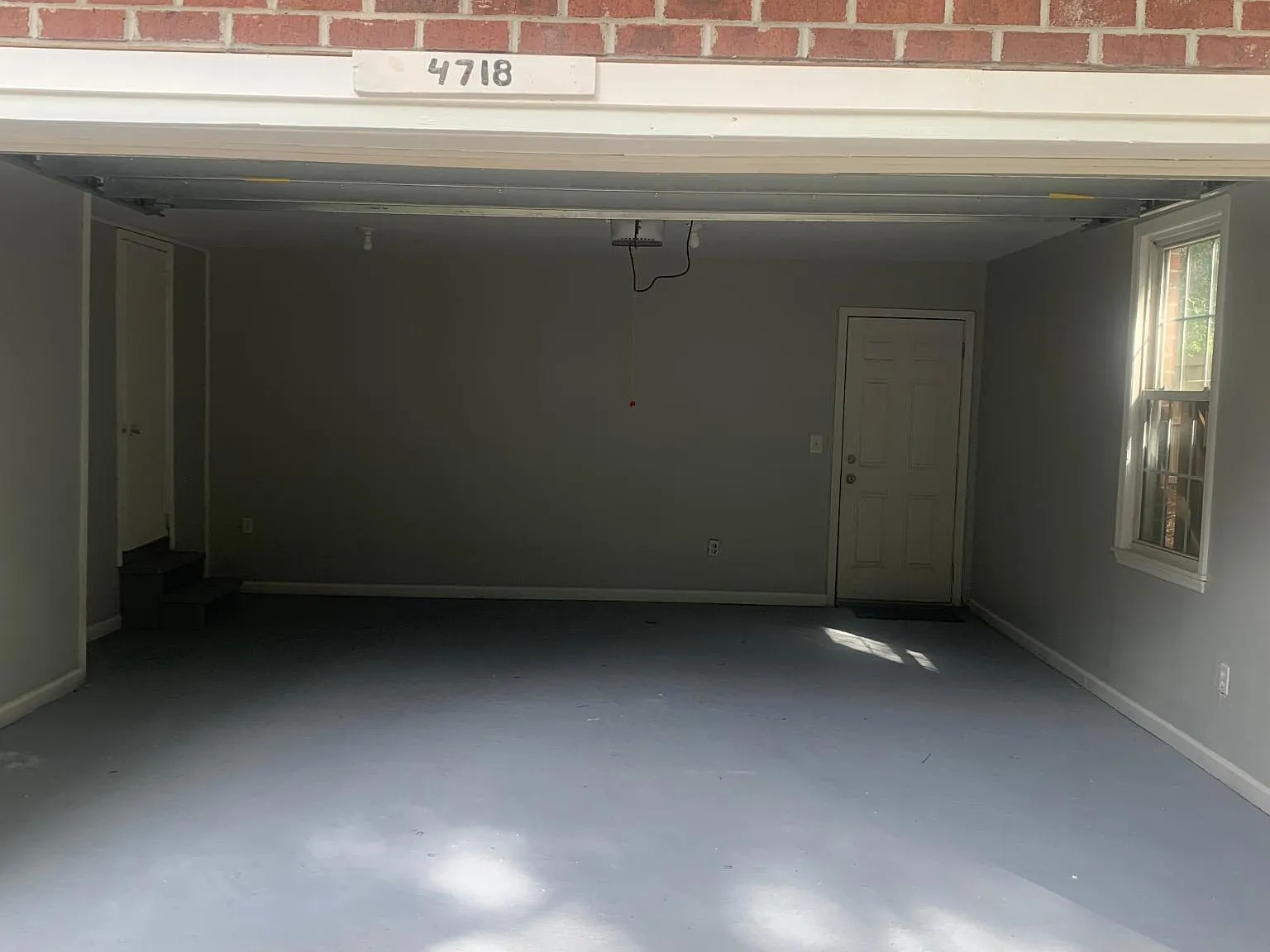 4718 Maybank Hwy — Photo 2