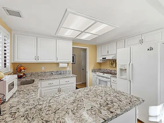 5th image of 18932 Sara Park Cir #72