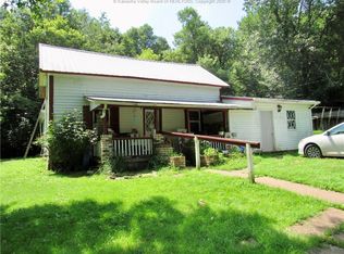 529 Wells Hollow Rd, Sandyville, WV 25275