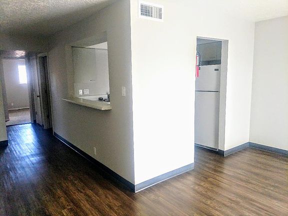 5th image of 1122 Chelwood Park Blvd NE APT 8