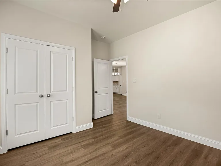 2414 Forest Hill Ln — Photo 24