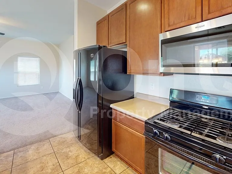 10821 W Elm St — Photo 4