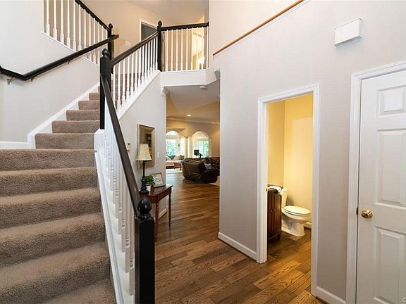 3rd image of 4909 Fremont Ct