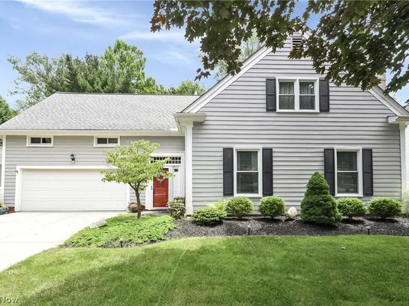 423 Bates Dr, Bay Village, OH 44140