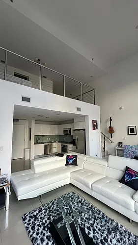 1060 Brickell Ave Photo 1