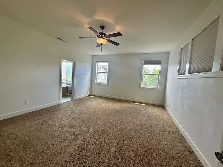 728 SE Bayshore Cir — Photo 13