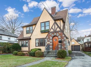 122 Argyll Ave, New Rochelle, NY 10804