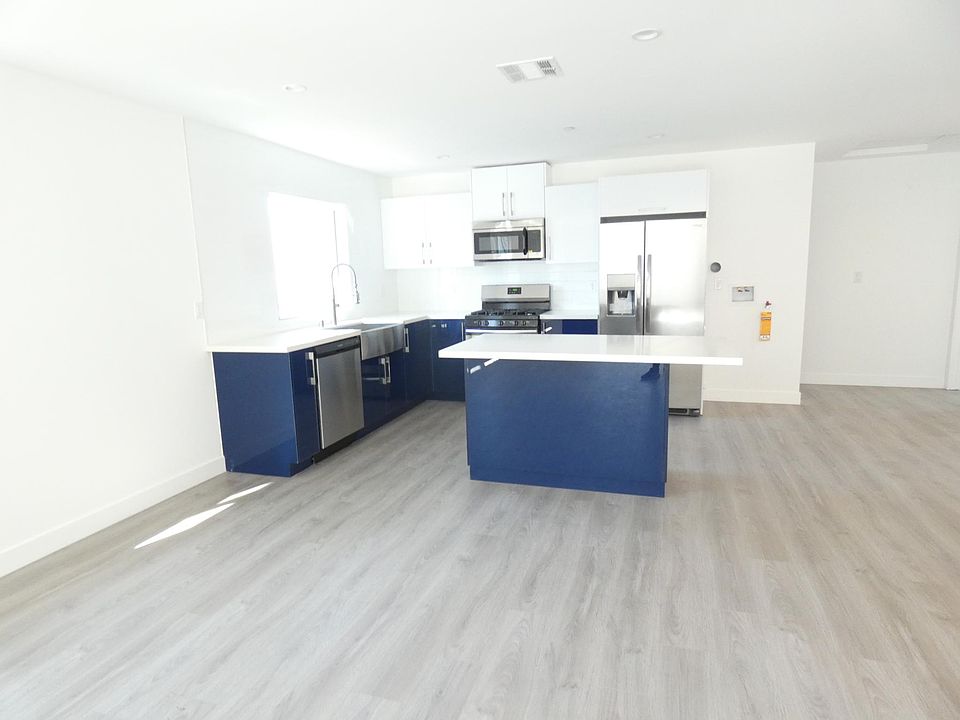 1st image of 10835 Blix St #2