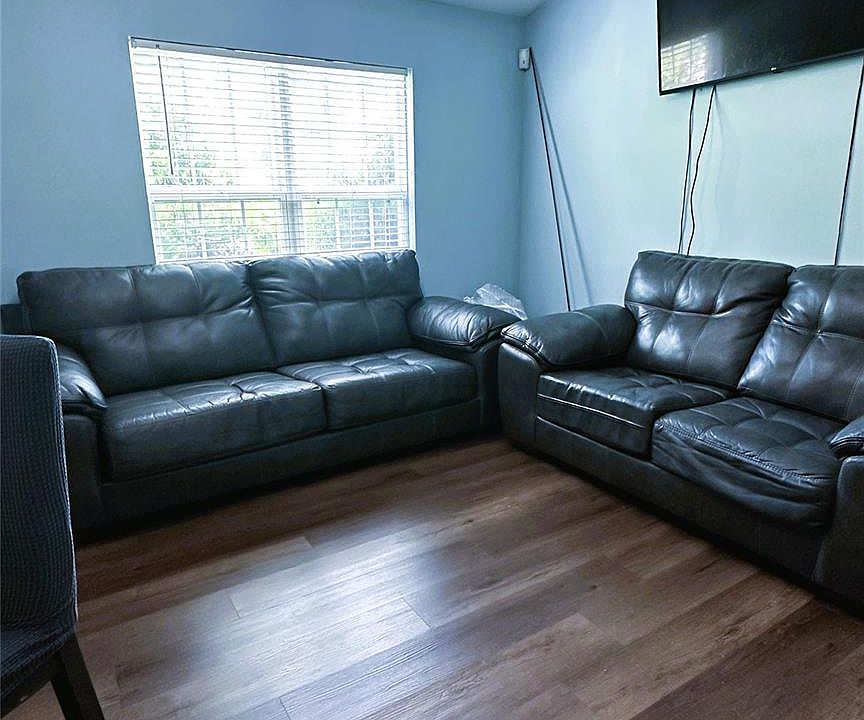 2nd image of 5113 Milhaven Ln