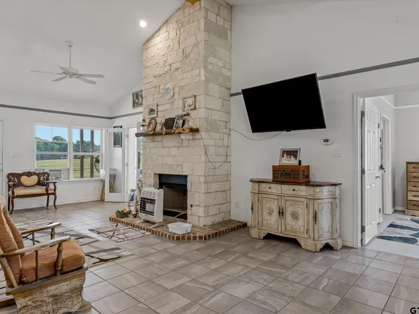 922 County Road 3256, Quitman, TX 75783