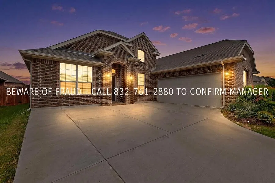 Gorgeous 4/2 in Highcroft Estates! — Photo 2