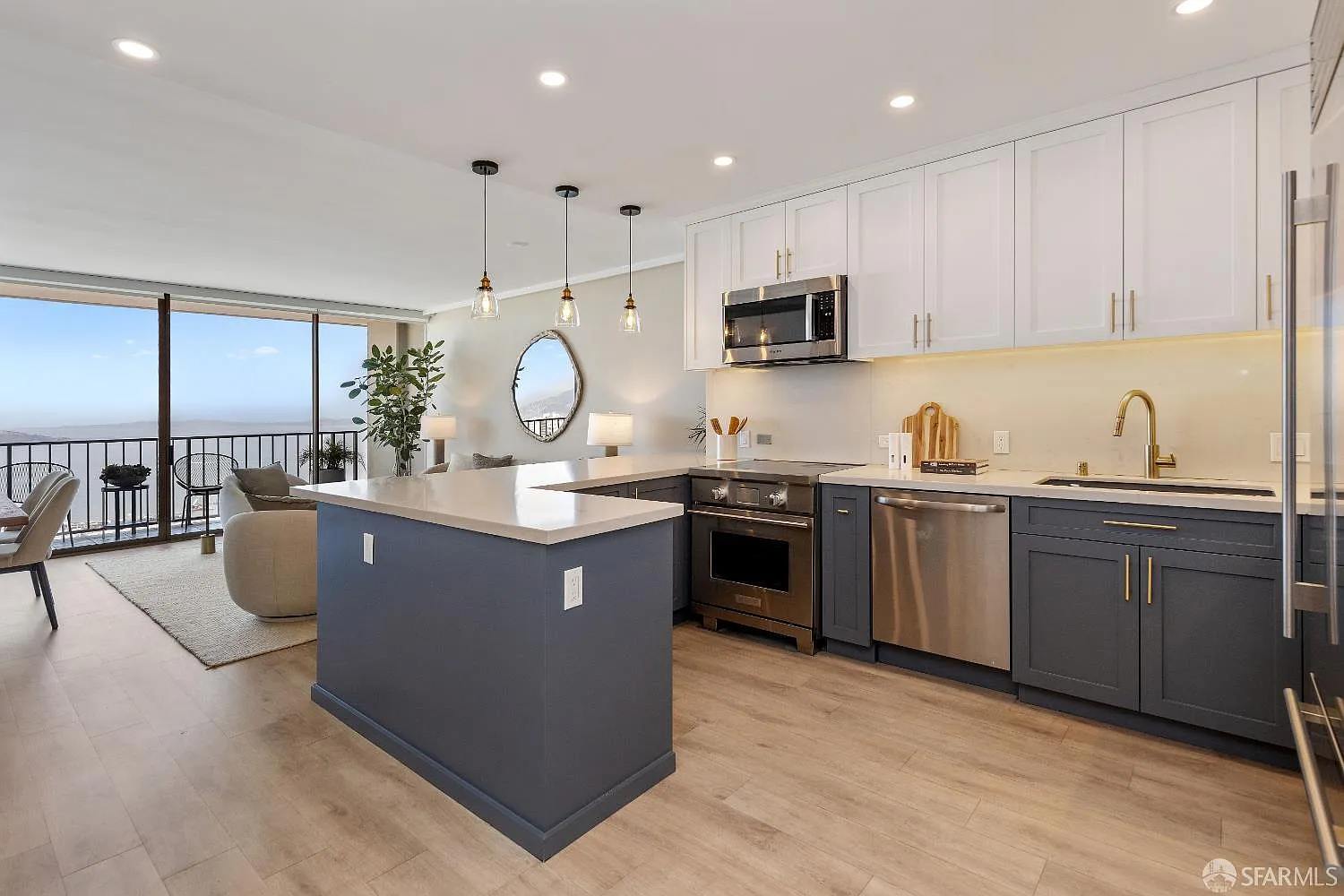 999 Green St APT 2403 - Photo 4