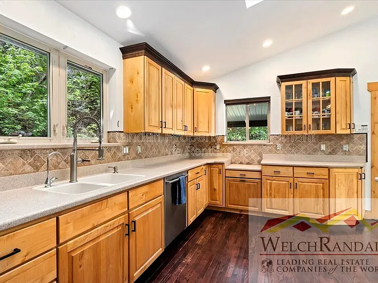 5548 E Emigration Canyon Rd — Photo 16