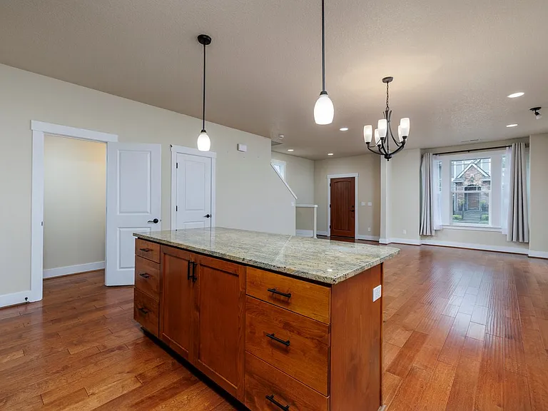 291 SW 204th Ter — Photo 12