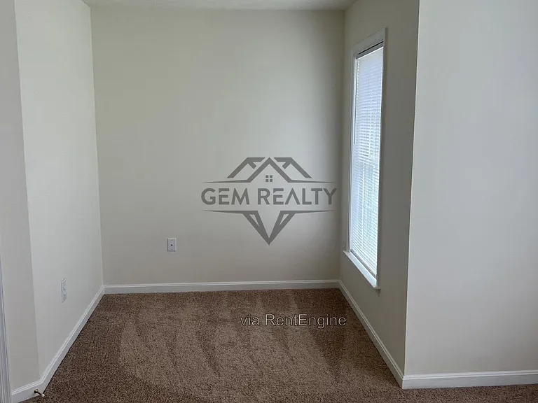 3211 Lancaster Ring Rd — Photo 20