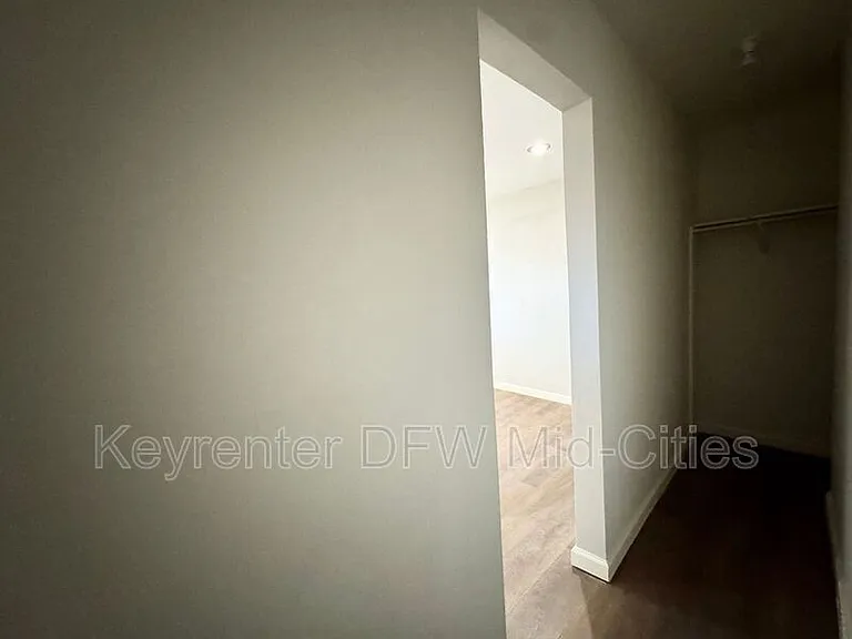 2801 Clearbrook Dr — Photo 22