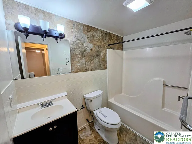 223 N Fountain St #1 — Photo 6
