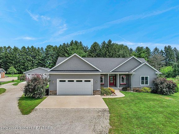 4th image of 135 Branson Bay Dr
