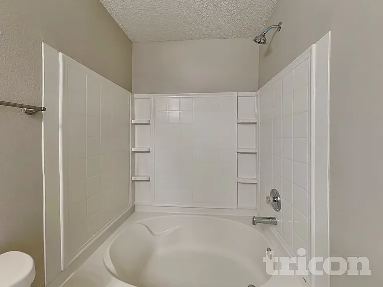 2168 Olympia Dr — Photo 8