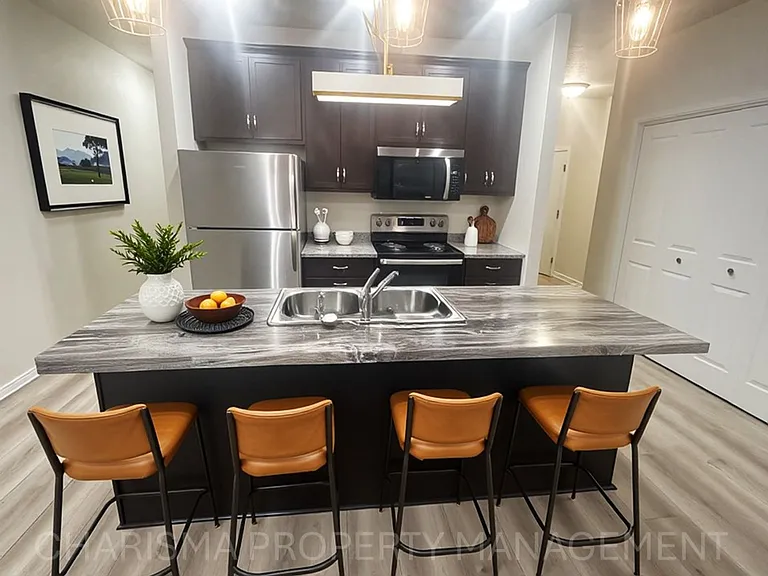 32nd Street Condominiums — Photo 27