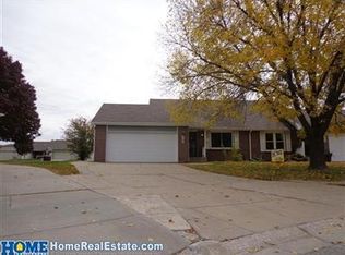 1032 Daybreak Cir, Lincoln, NE 68505